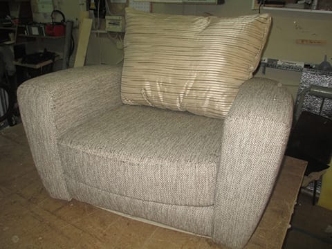 замена обивки кресла